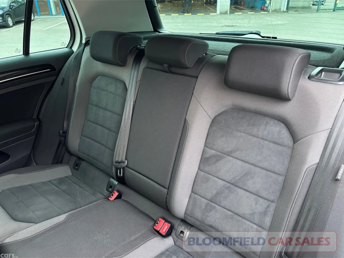 Volkswagen Golf Hatchback, Petrol, 2019, White