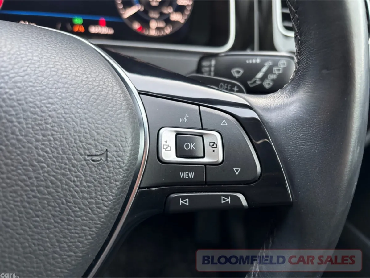 Volkswagen Golf Hatchback, Petrol, 2019, White