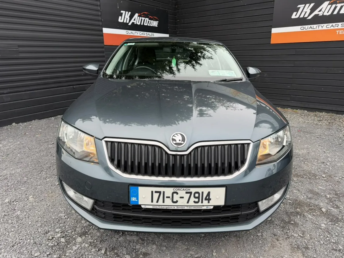 Skoda Octavia Hatchback, Diesel, 2017, Grey