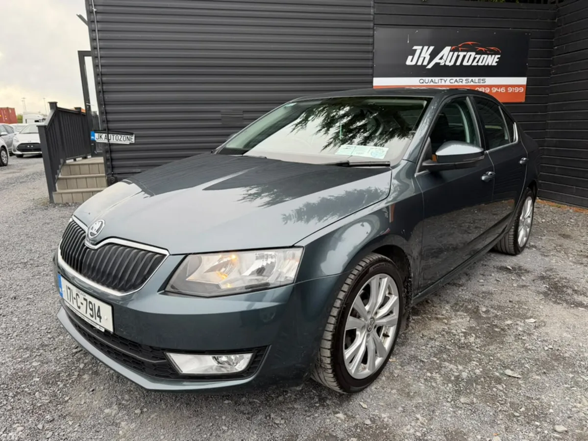Skoda Octavia Hatchback, Diesel, 2017, Grey