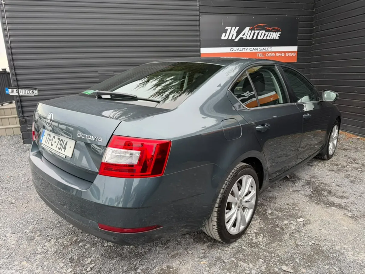 Skoda Octavia Hatchback, Diesel, 2017, Grey