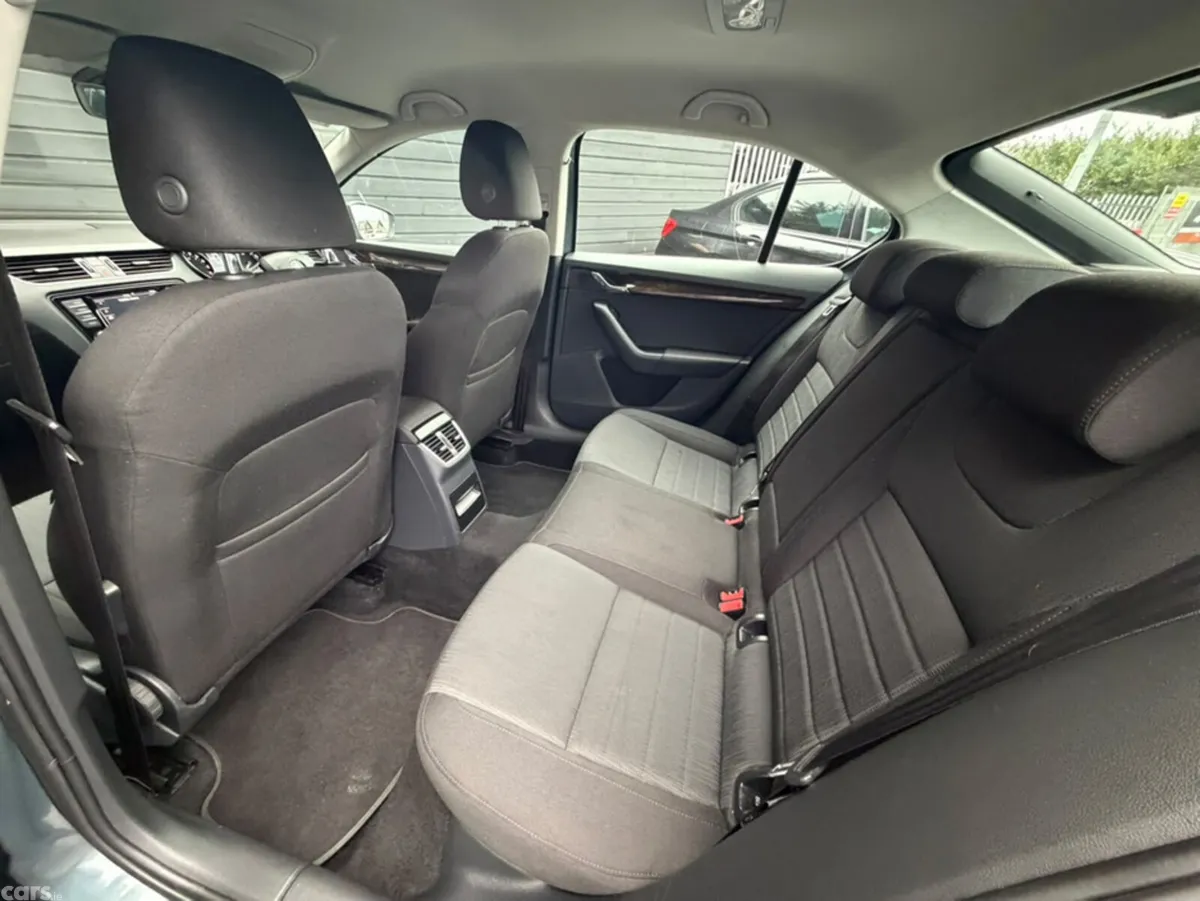 Skoda Octavia Hatchback, Diesel, 2017, Grey