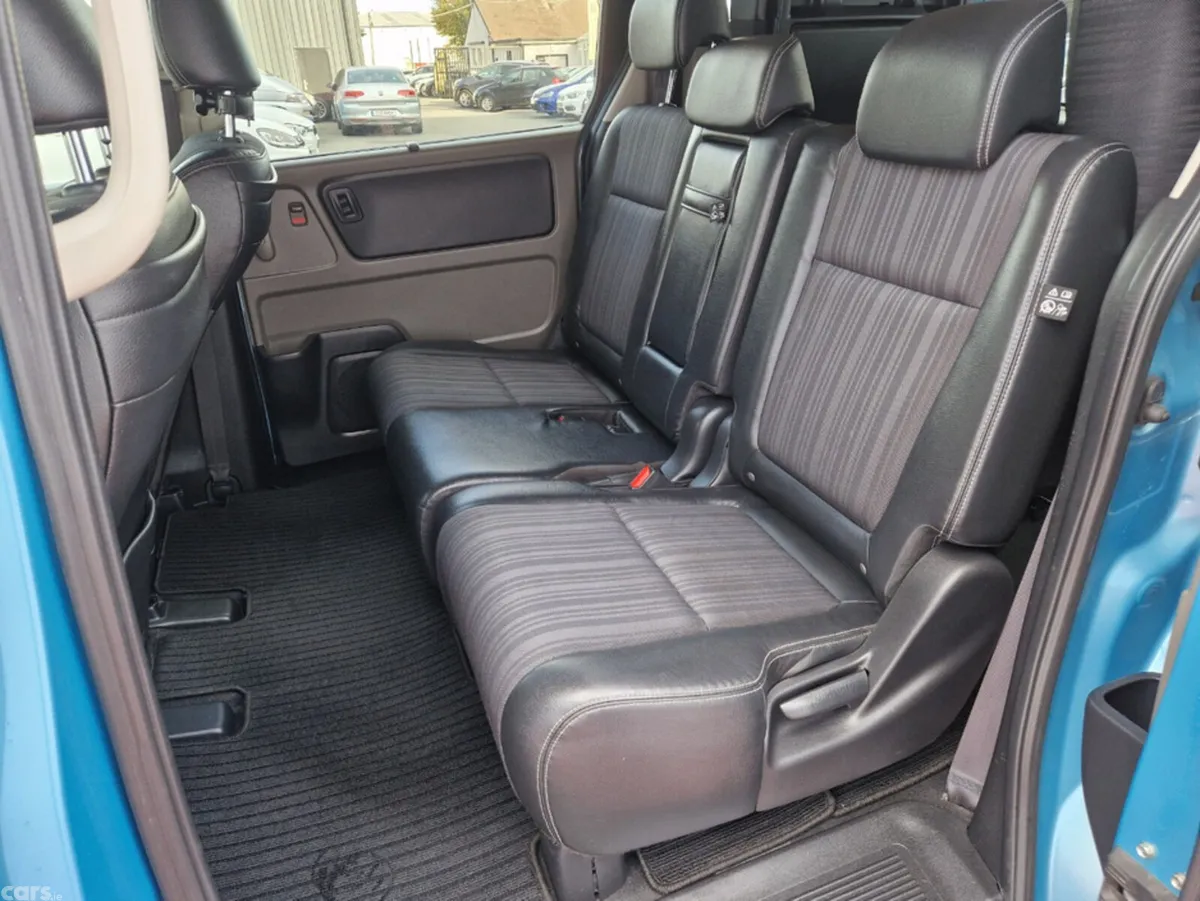 Honda Freed MPV, Petrol Hybrid, 2017, Blue