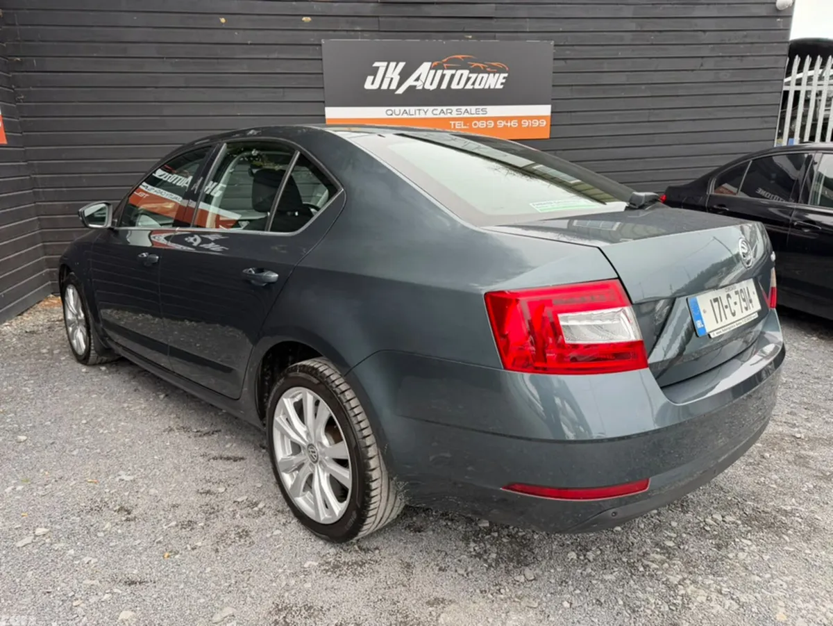 Skoda Octavia Hatchback, Diesel, 2017, Grey
