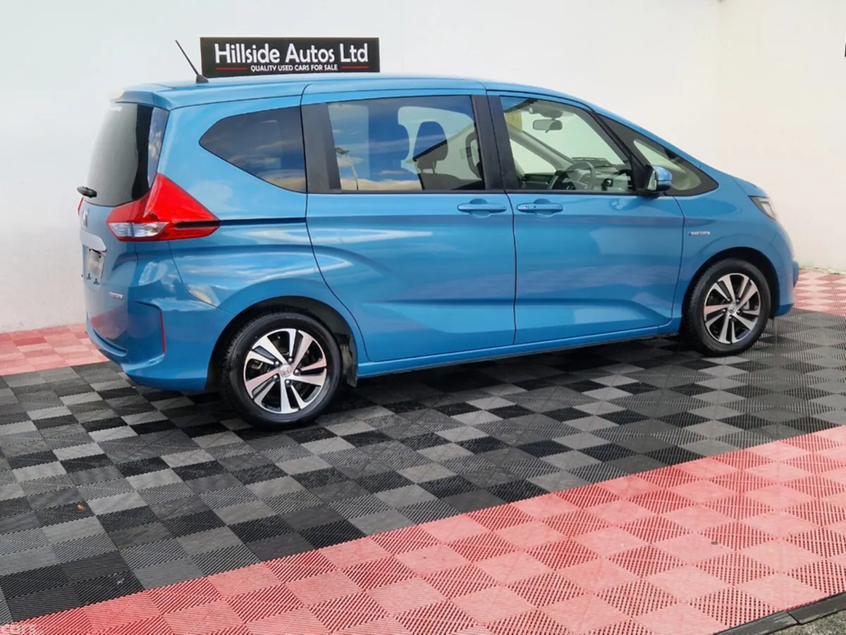 Honda Freed MPV, Petrol Hybrid, 2017, Blue