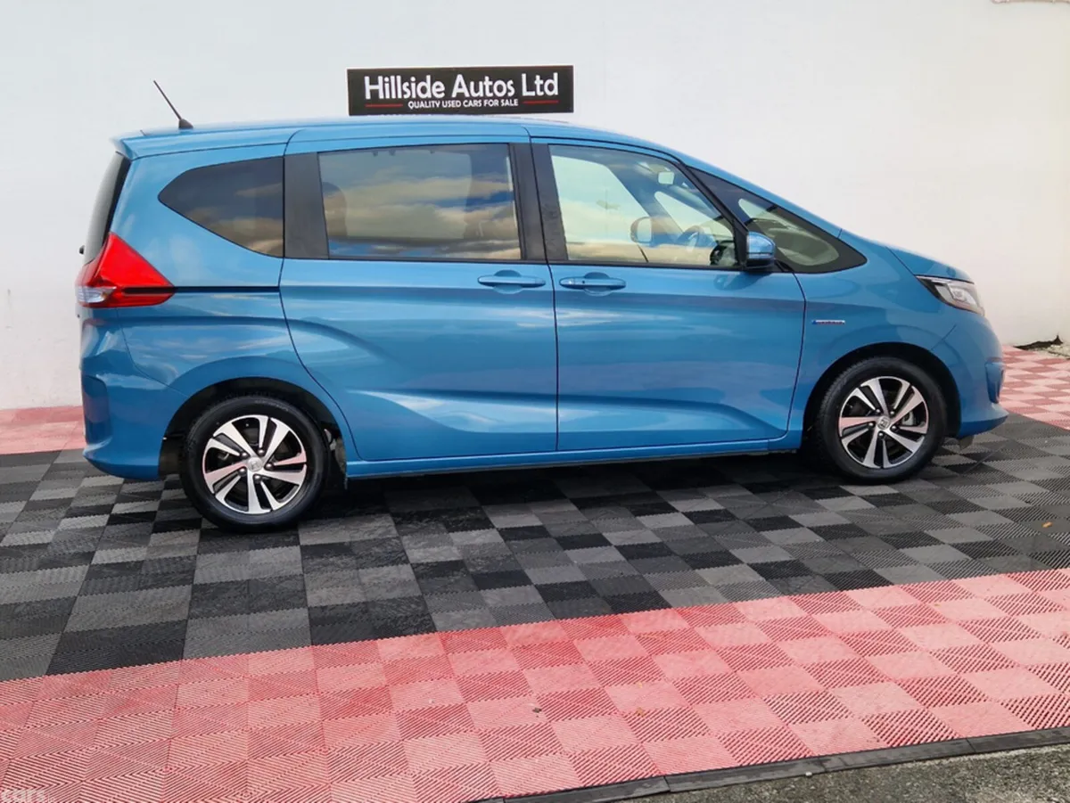 Honda Freed MPV, Petrol Hybrid, 2017, Blue