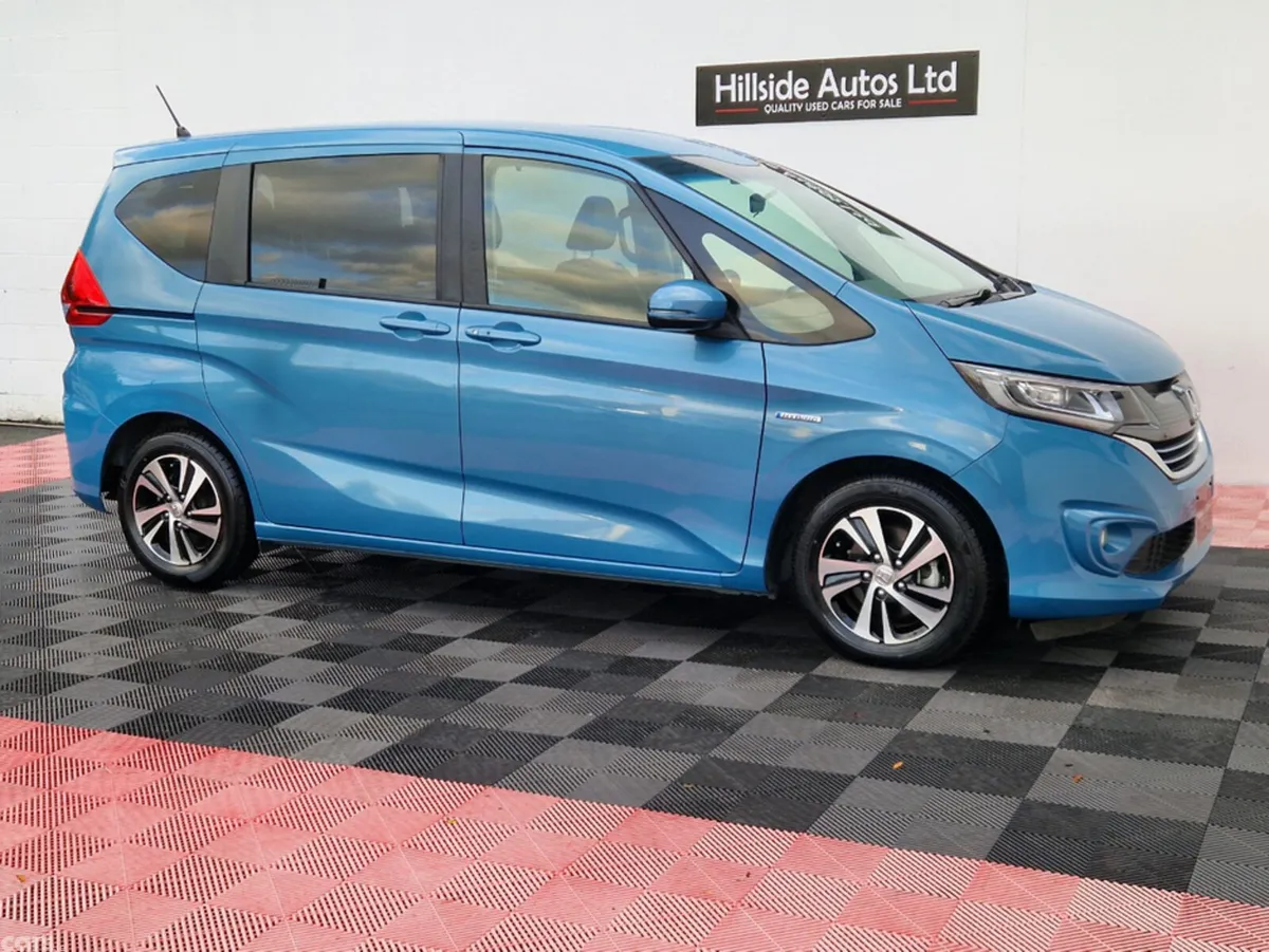 Honda Freed MPV, Petrol Hybrid, 2017, Blue