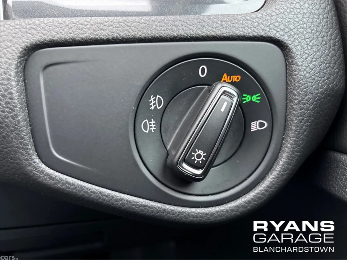 Volkswagen Golf Hatchback, Petrol, 2018, White