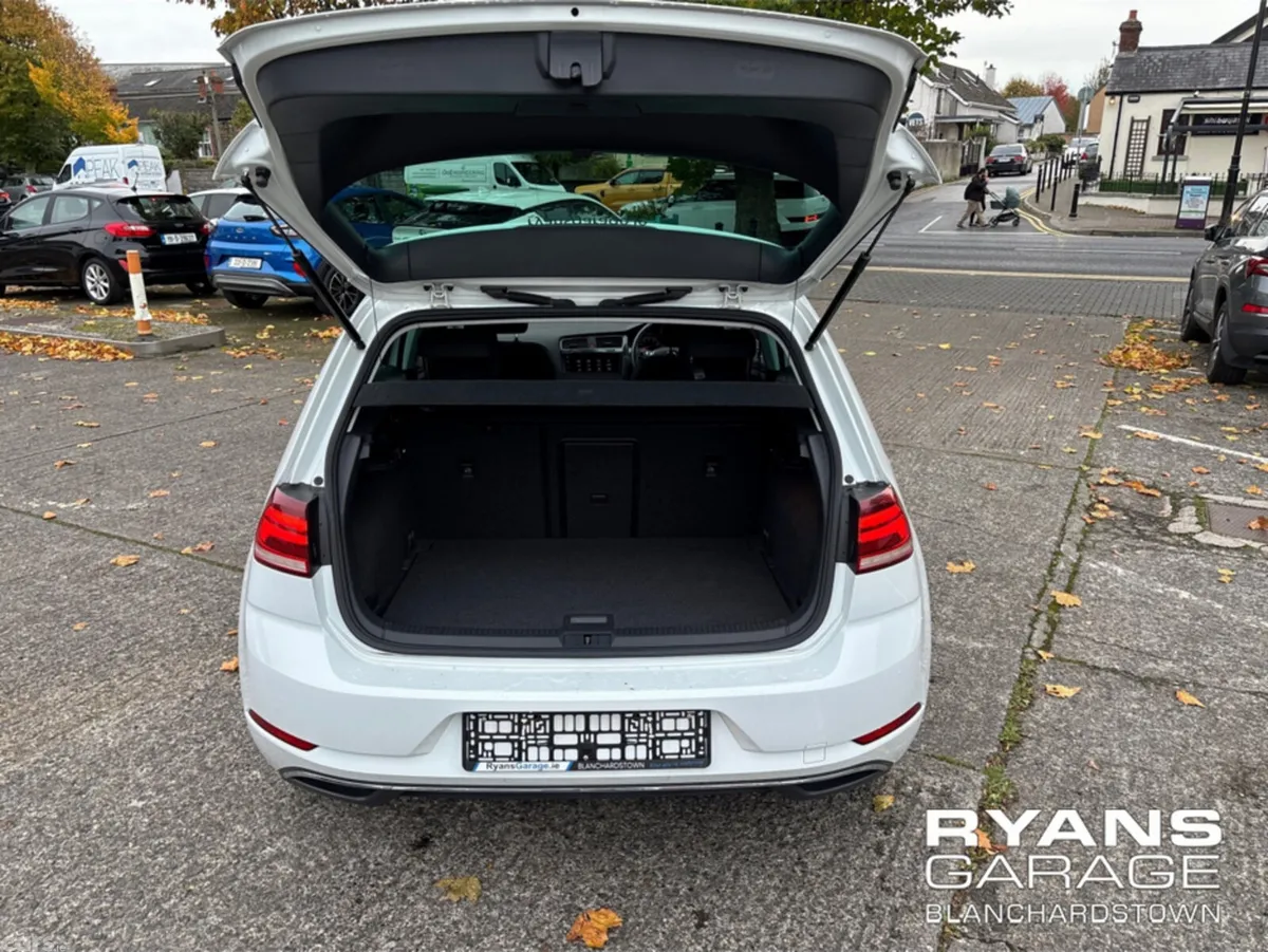 Volkswagen Golf Hatchback, Petrol, 2018, White