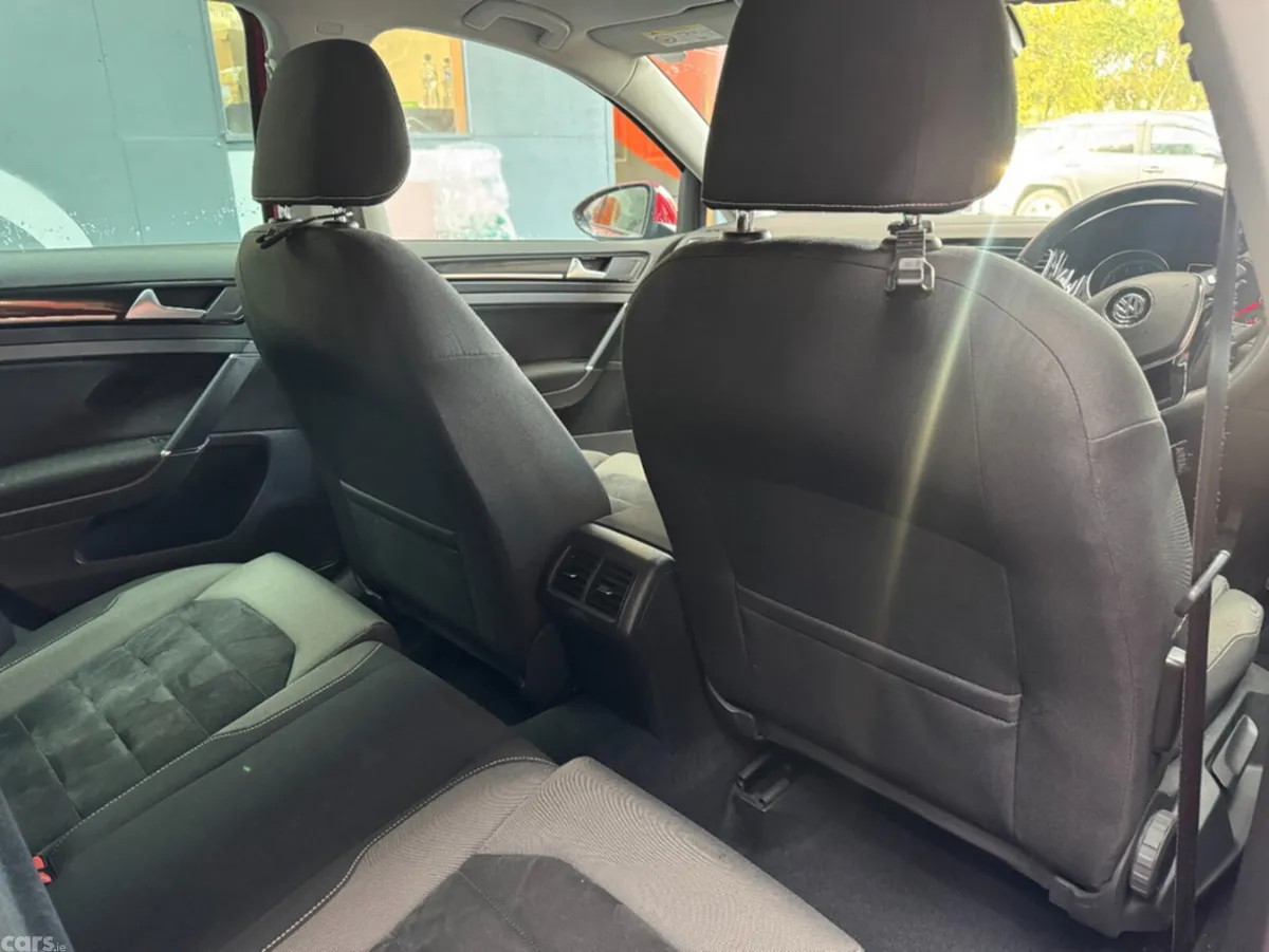 Volkswagen Golf Hatchback, Petrol, 2016, Red