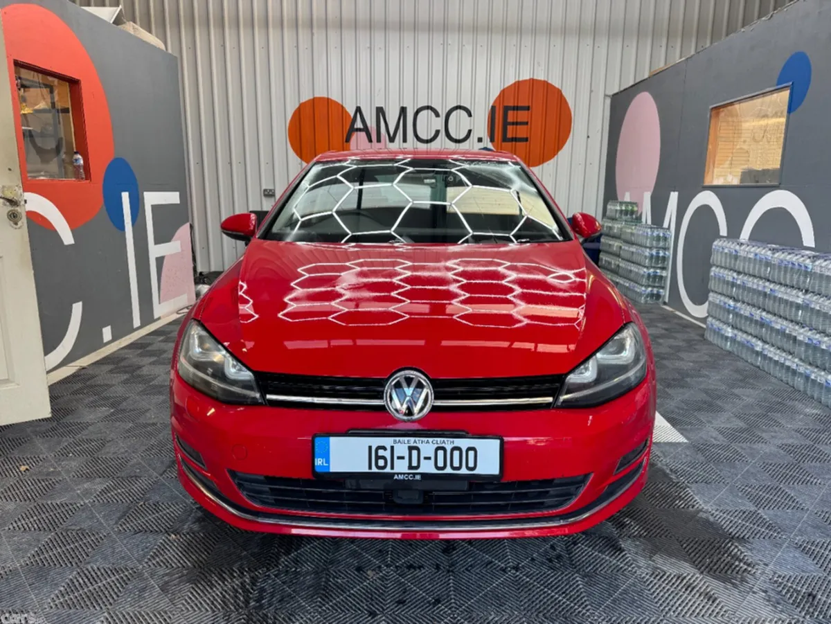 Volkswagen Golf Hatchback, Petrol, 2016, Red