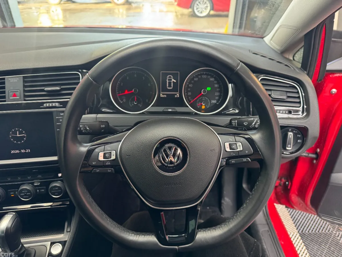 Volkswagen Golf Hatchback, Petrol, 2016, Red