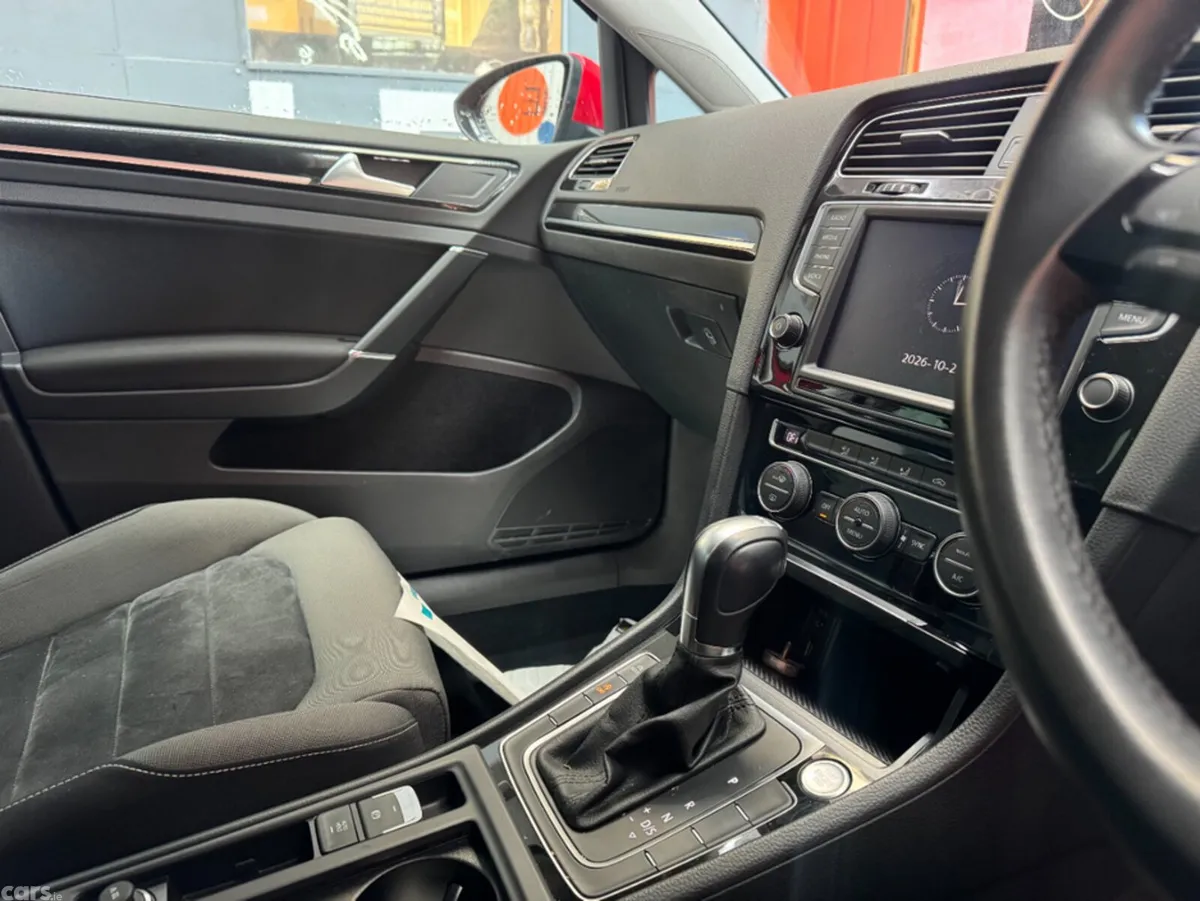 Volkswagen Golf Hatchback, Petrol, 2016, Red