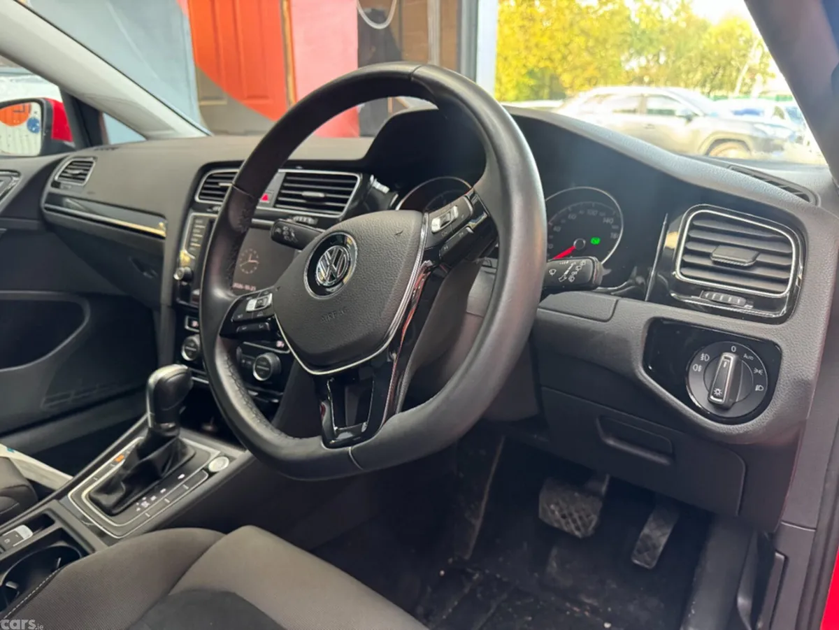 Volkswagen Golf Hatchback, Petrol, 2016, Red