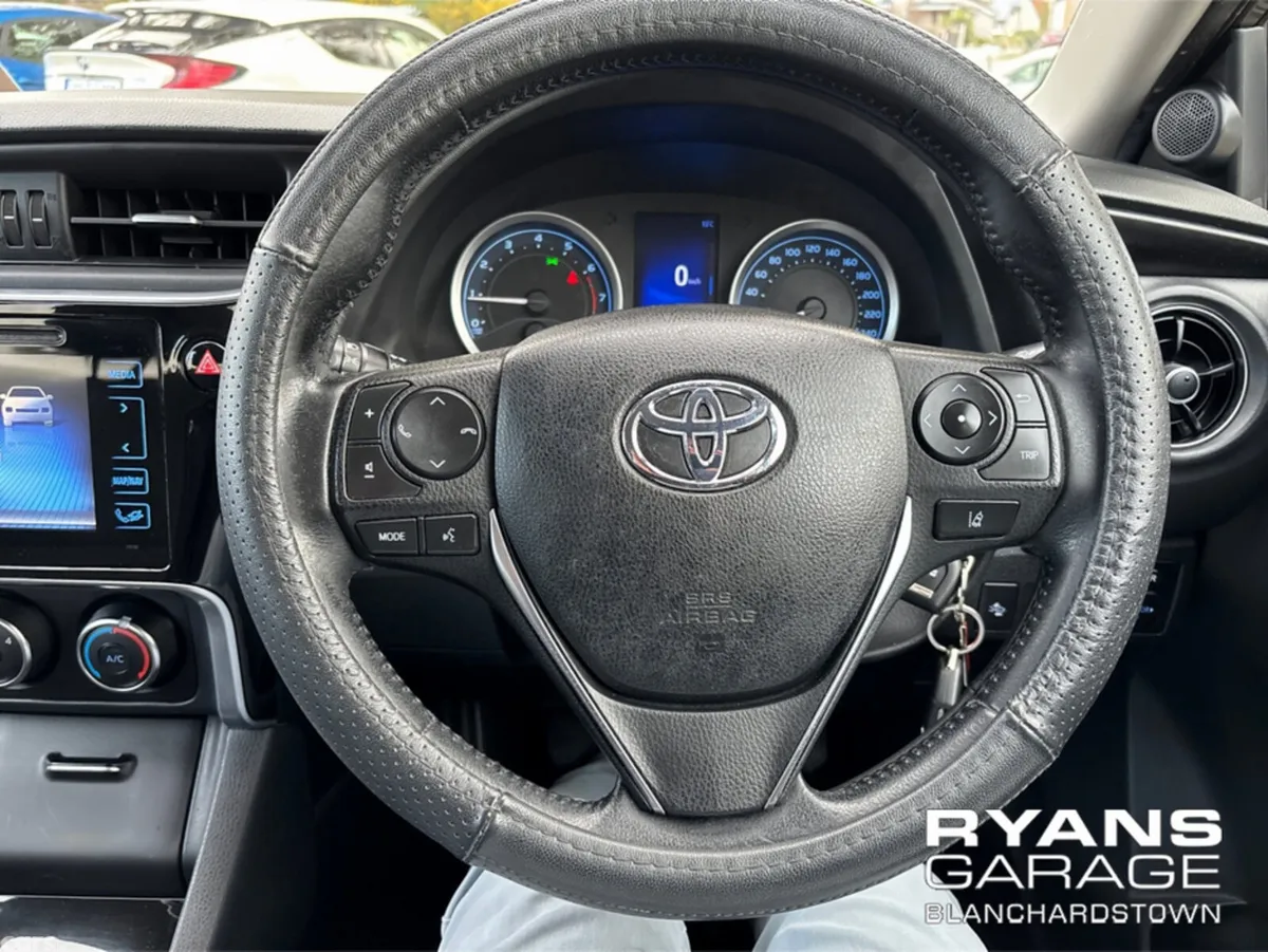 Toyota Corolla Saloon, Petrol, 2017, Grey