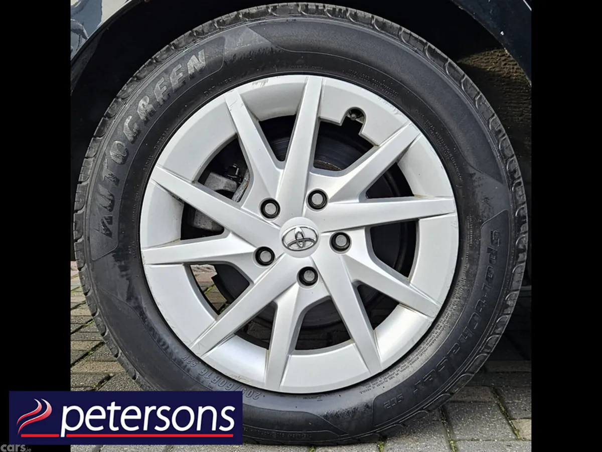 Toyota Prius MPV, Petrol Hybrid, 2015, Black