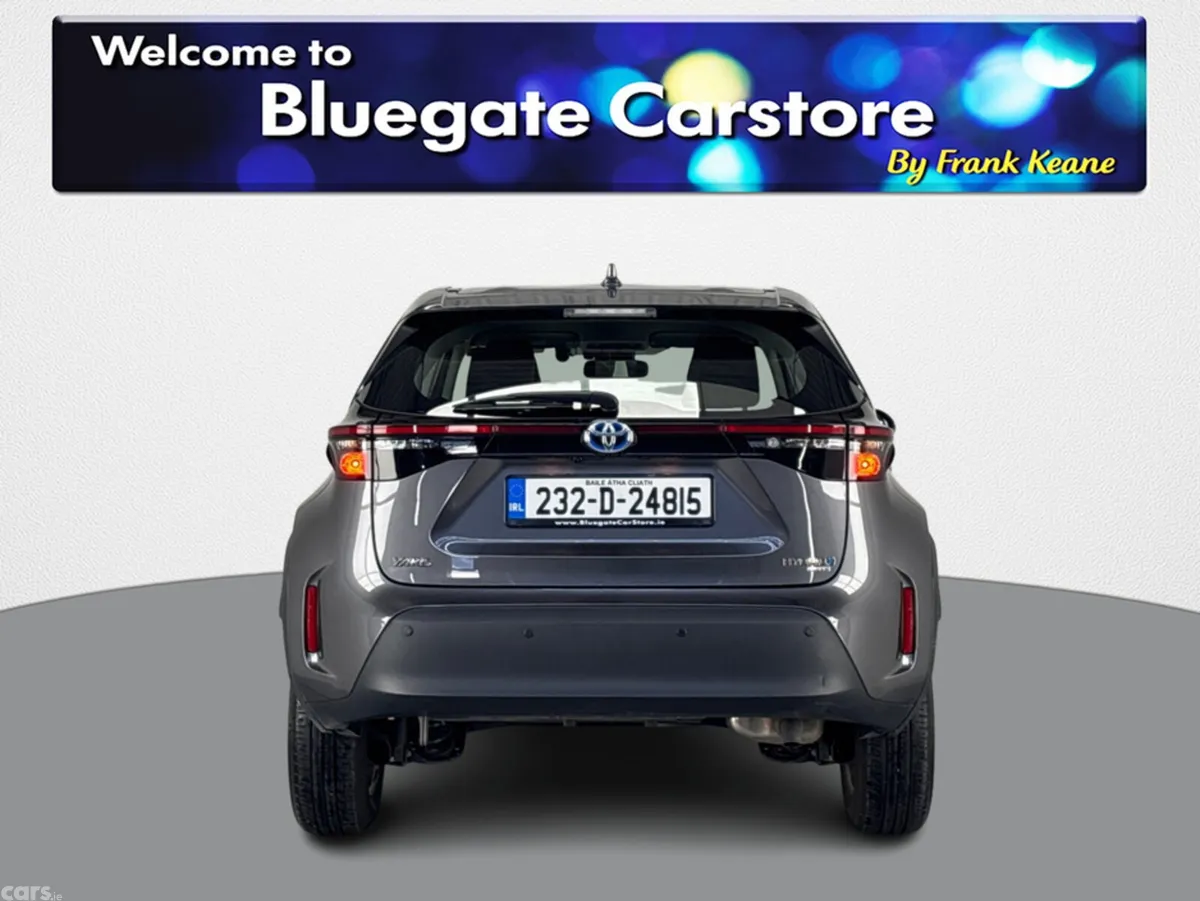 Toyota Yaris Cross Hatchback, Petrol Hybrid, 2023, Grey