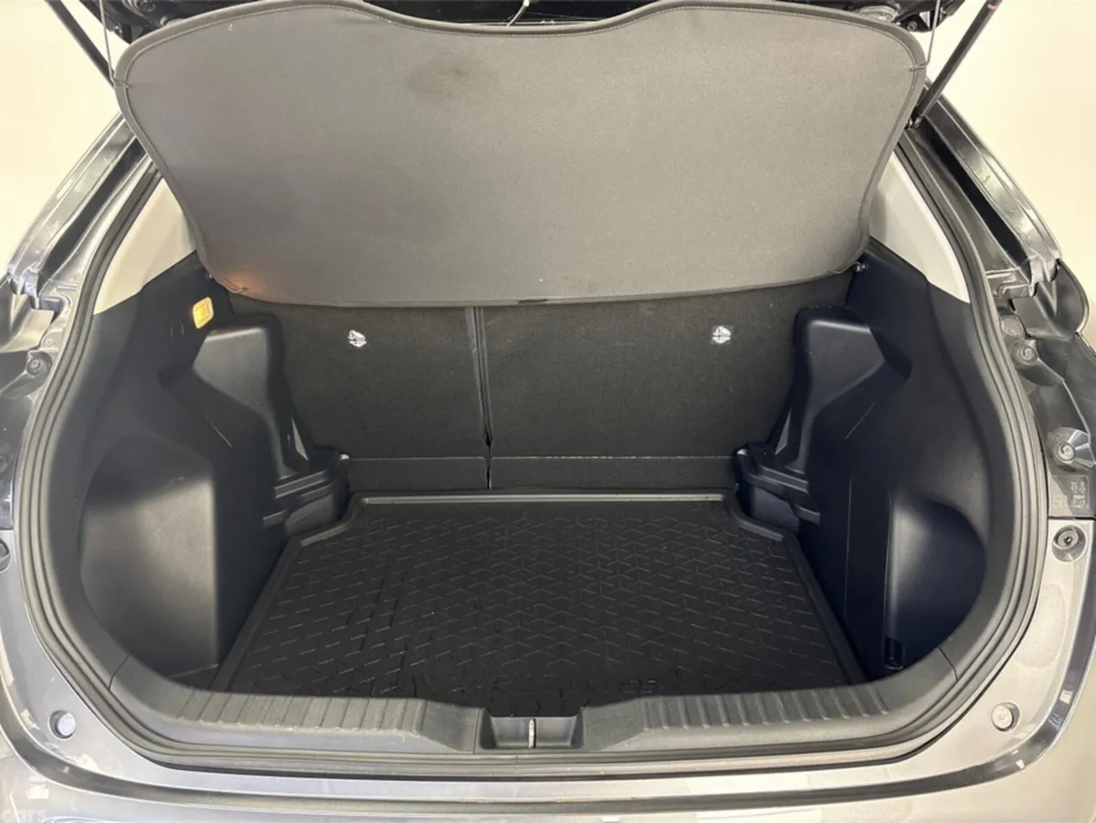 Toyota Yaris Cross Hatchback, Petrol Hybrid, 2023, Grey