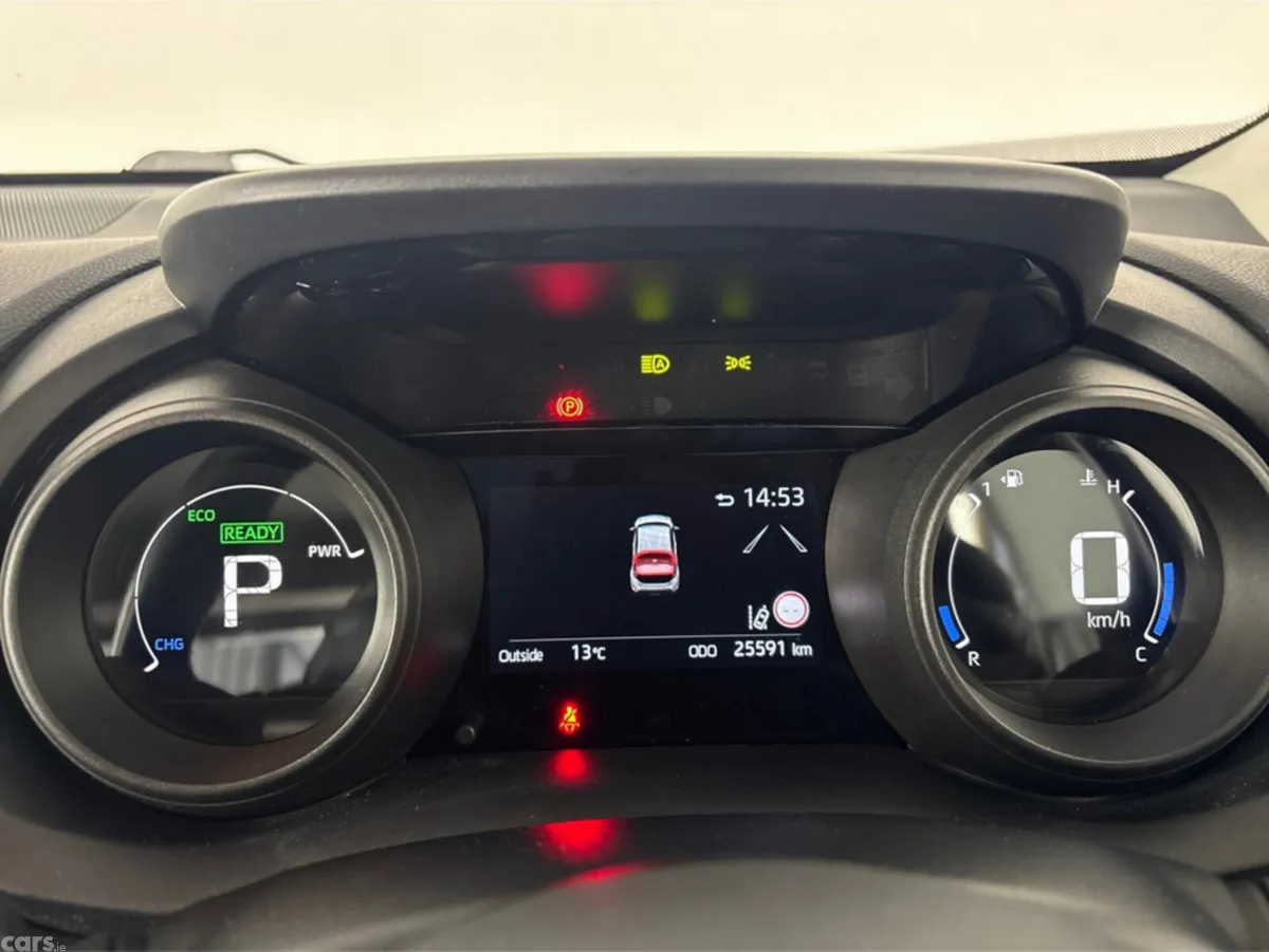 Toyota Yaris Cross Hatchback, Petrol Hybrid, 2023, Grey