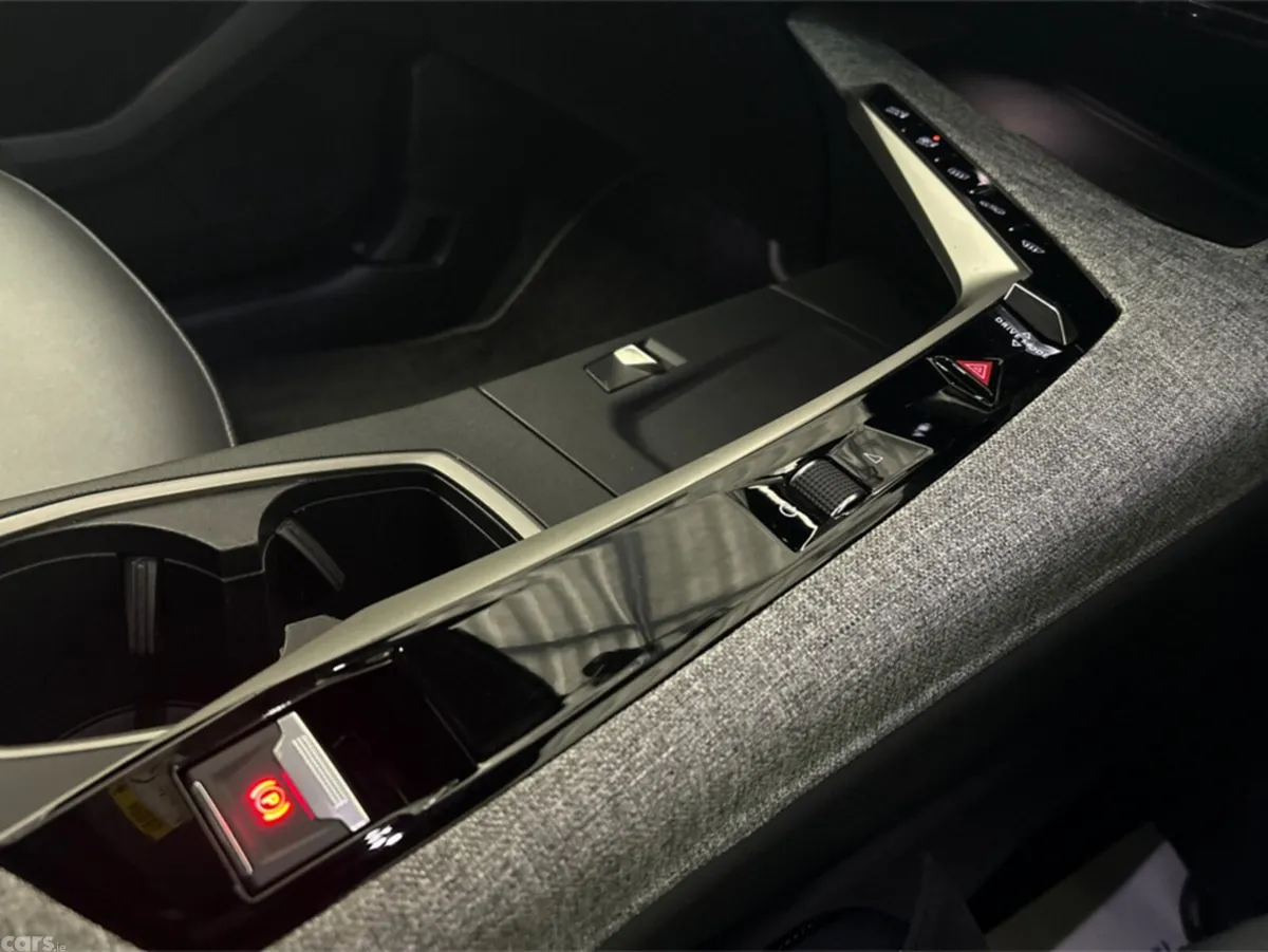 Peugeot 5008 Hatchback, Electric, 2025, Black