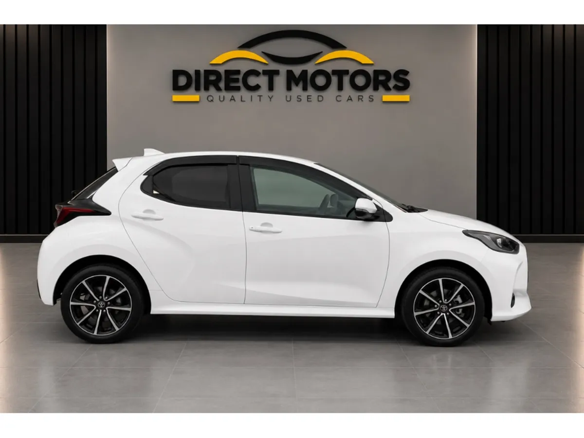 Toyota Yaris Hatchback, Petrol Hybrid, 2024, White