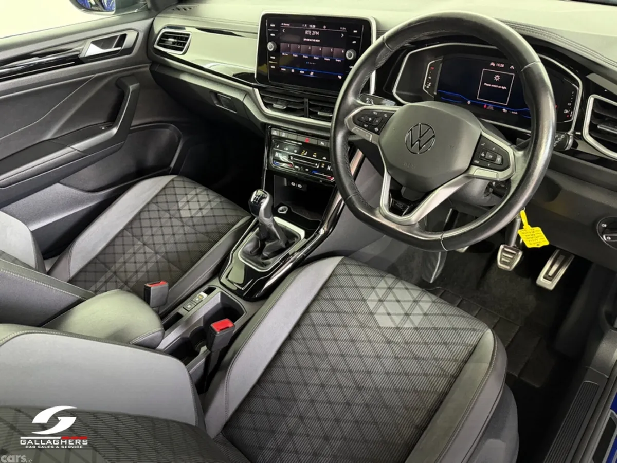 Volkswagen T-Roc SUV, Diesel, 2023, Blue