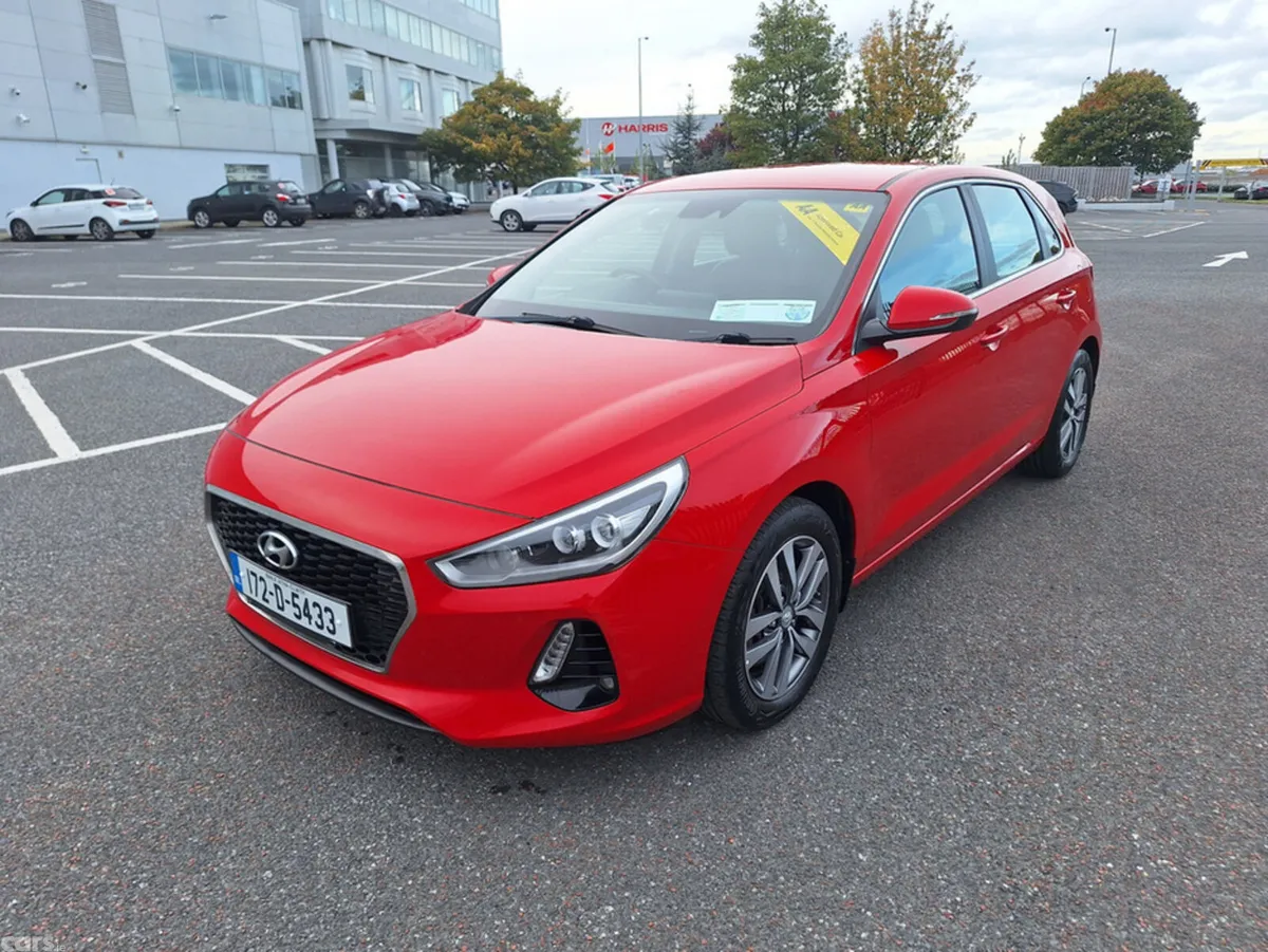 Hyundai i30 Hatchback, Petrol, 2017, Red