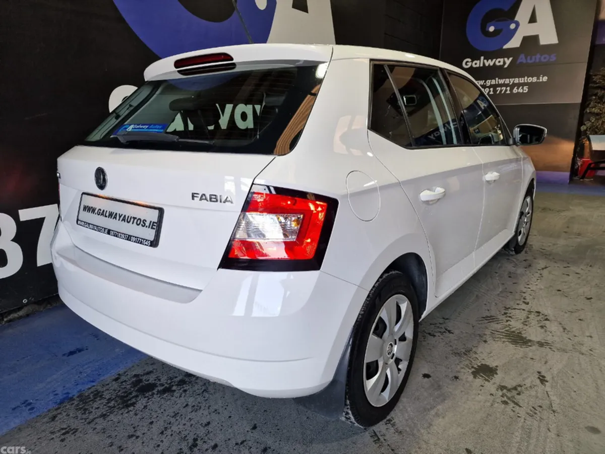 Skoda Fabia Hatchback, Petrol, 2016, White