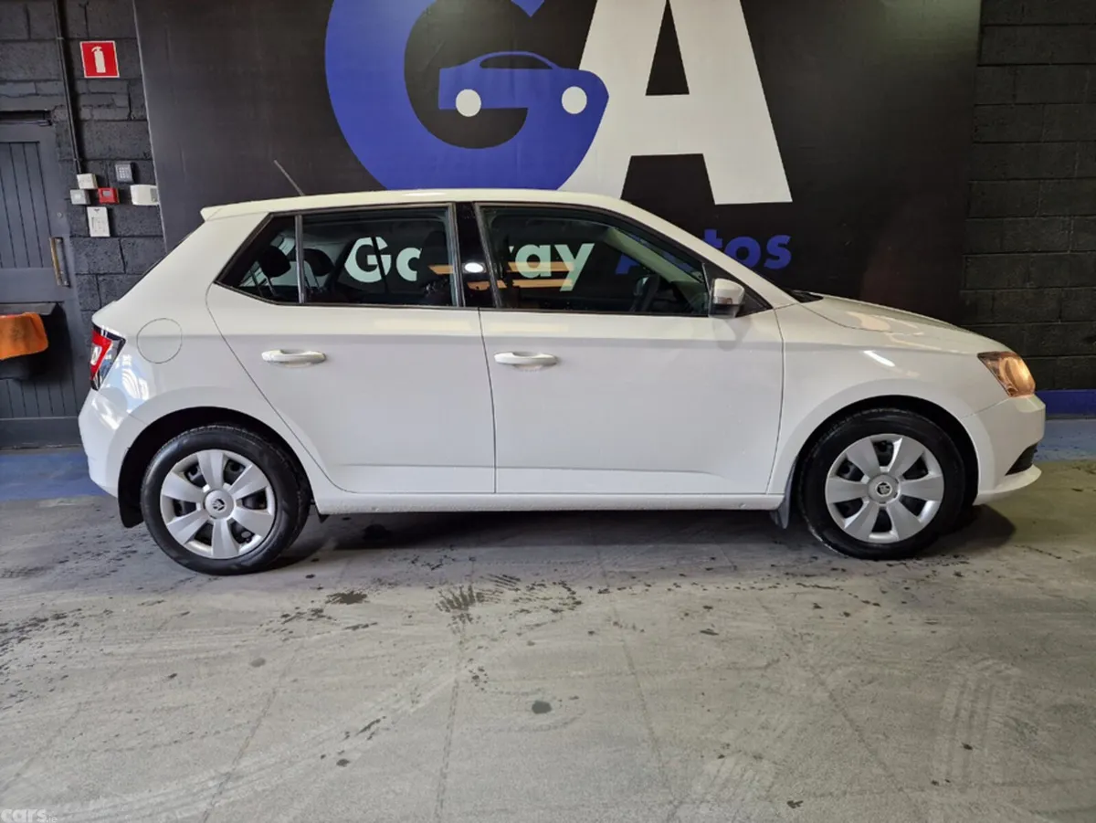 Skoda Fabia Hatchback, Petrol, 2016, White
