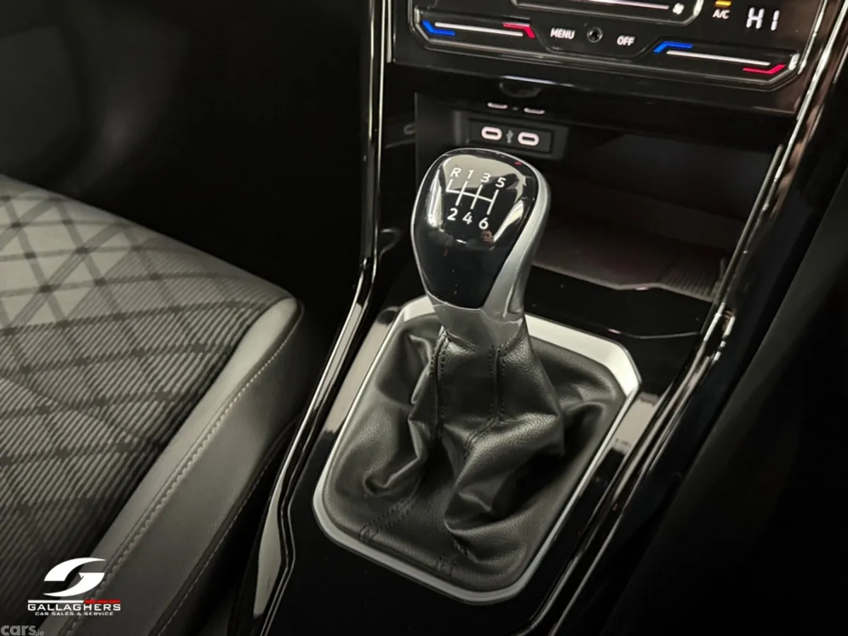 Volkswagen T-Roc SUV, Diesel, 2023, Blue