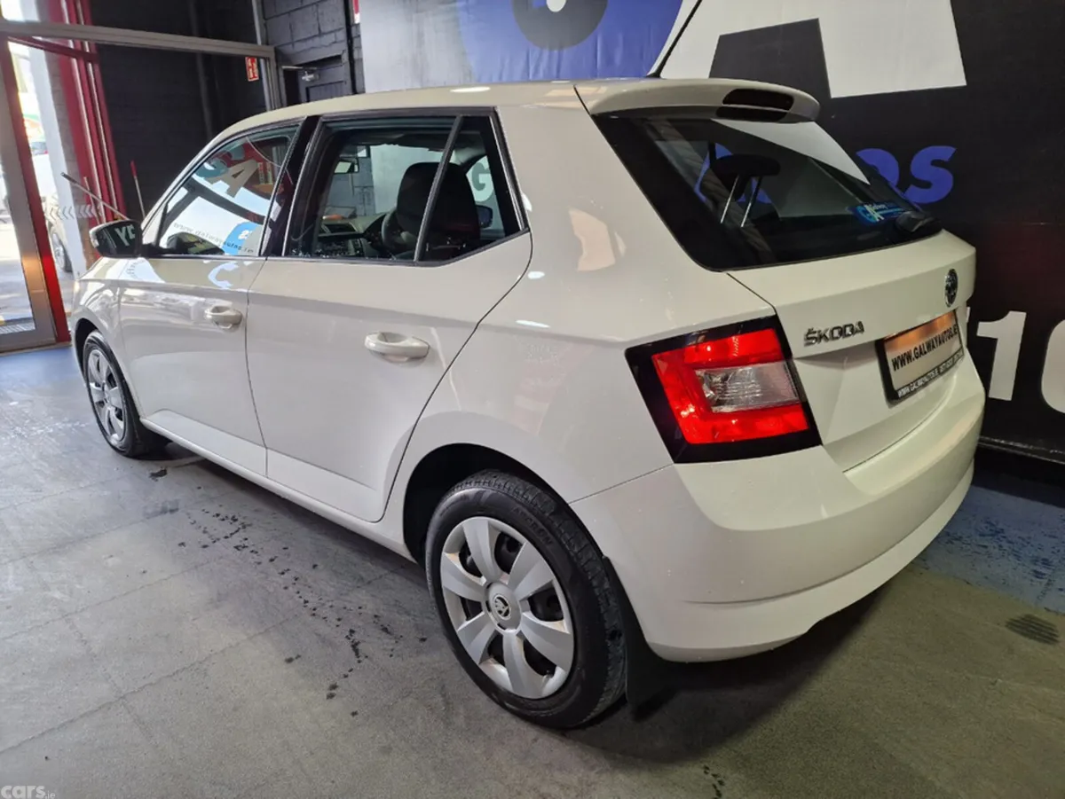 Skoda Fabia Hatchback, Petrol, 2016, White
