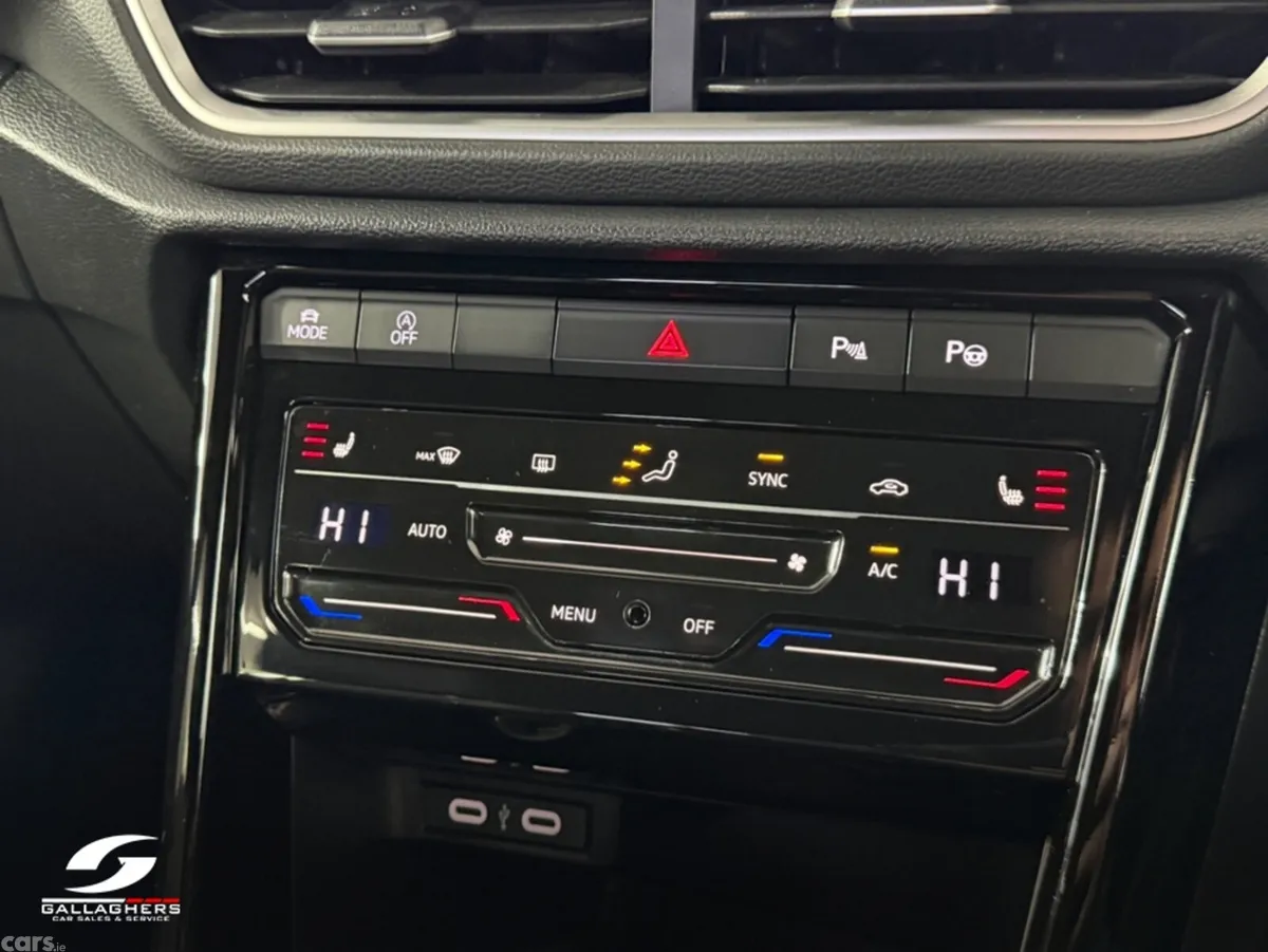 Volkswagen T-Roc SUV, Diesel, 2023, Blue