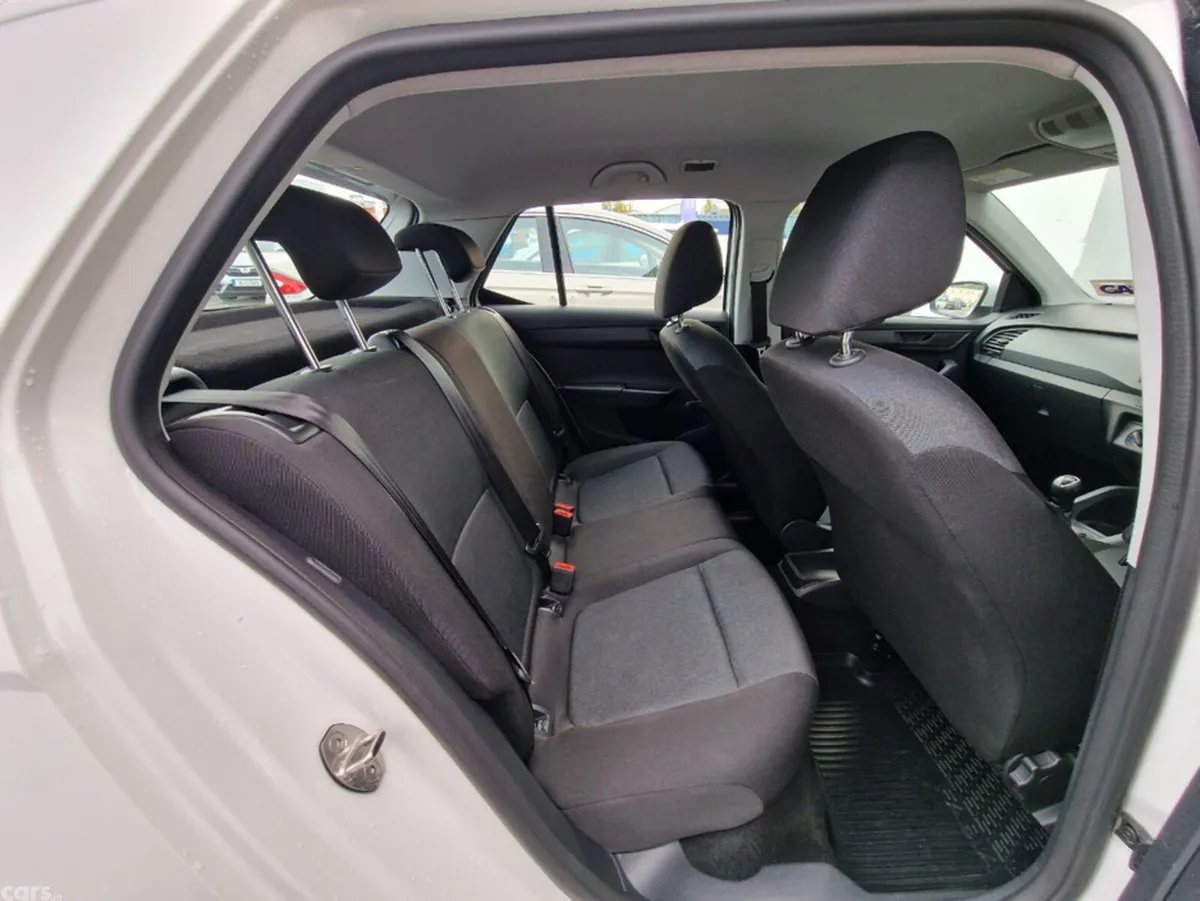 Skoda Fabia Hatchback, Petrol, 2016, White