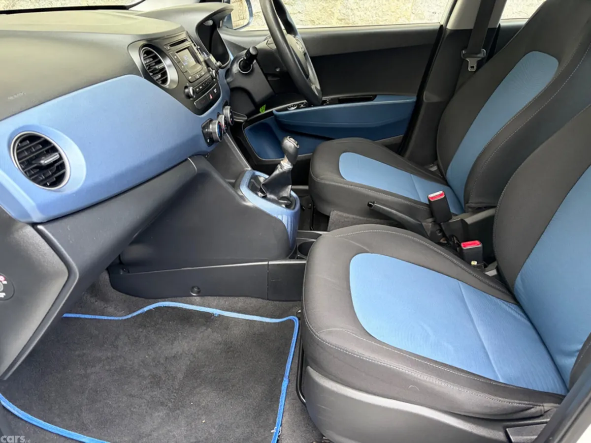 Hyundai i10 Hatchback, Petrol, 2016, White