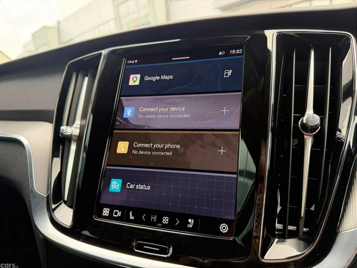 Volvo V60 Estate, Petrol Plug-in Hybrid, 2025, Grey