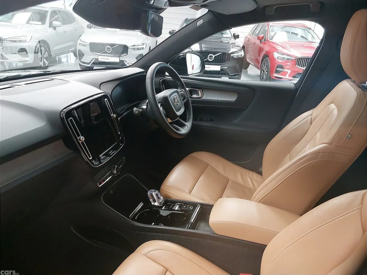 Volvo XC40 SUV, Petrol Plug-in Hybrid, 2022, Black