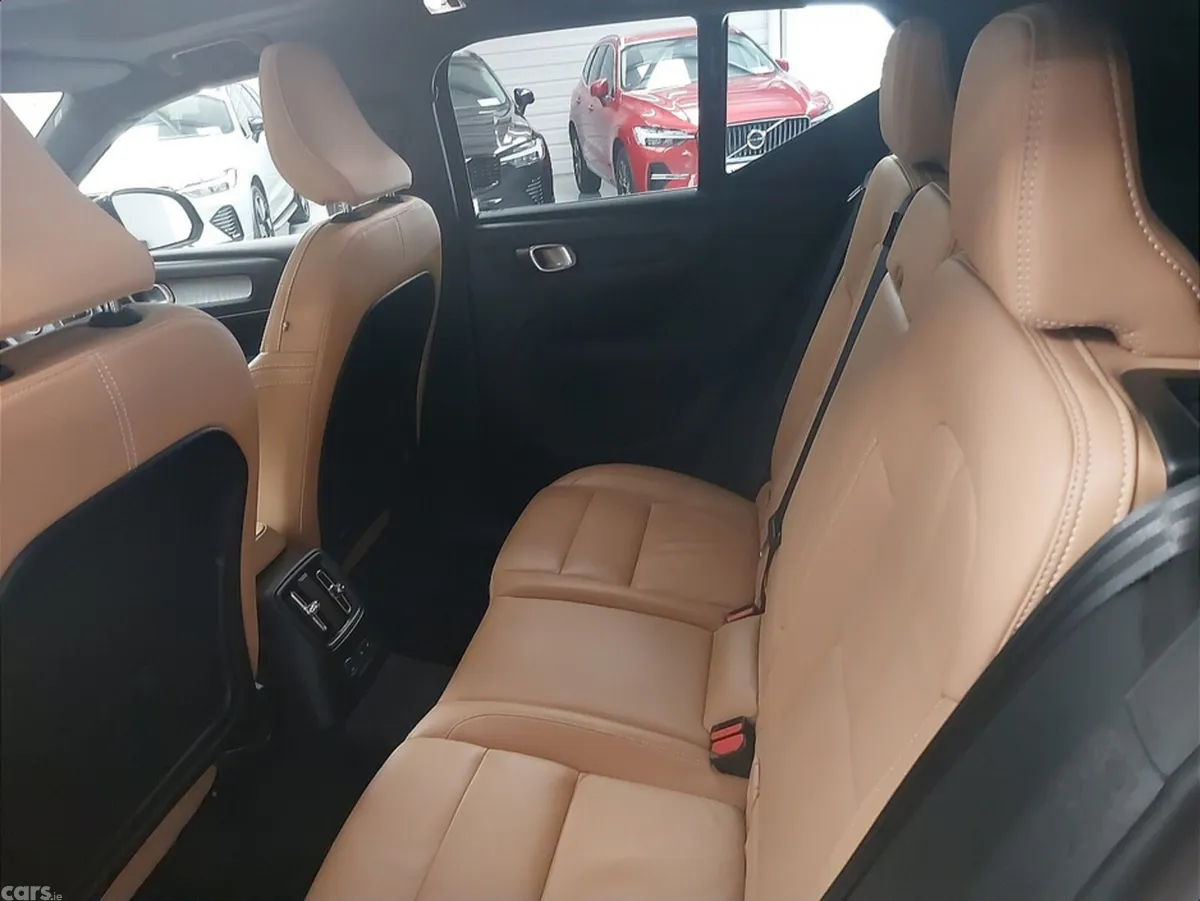 Volvo XC40 SUV, Petrol Plug-in Hybrid, 2022, Black