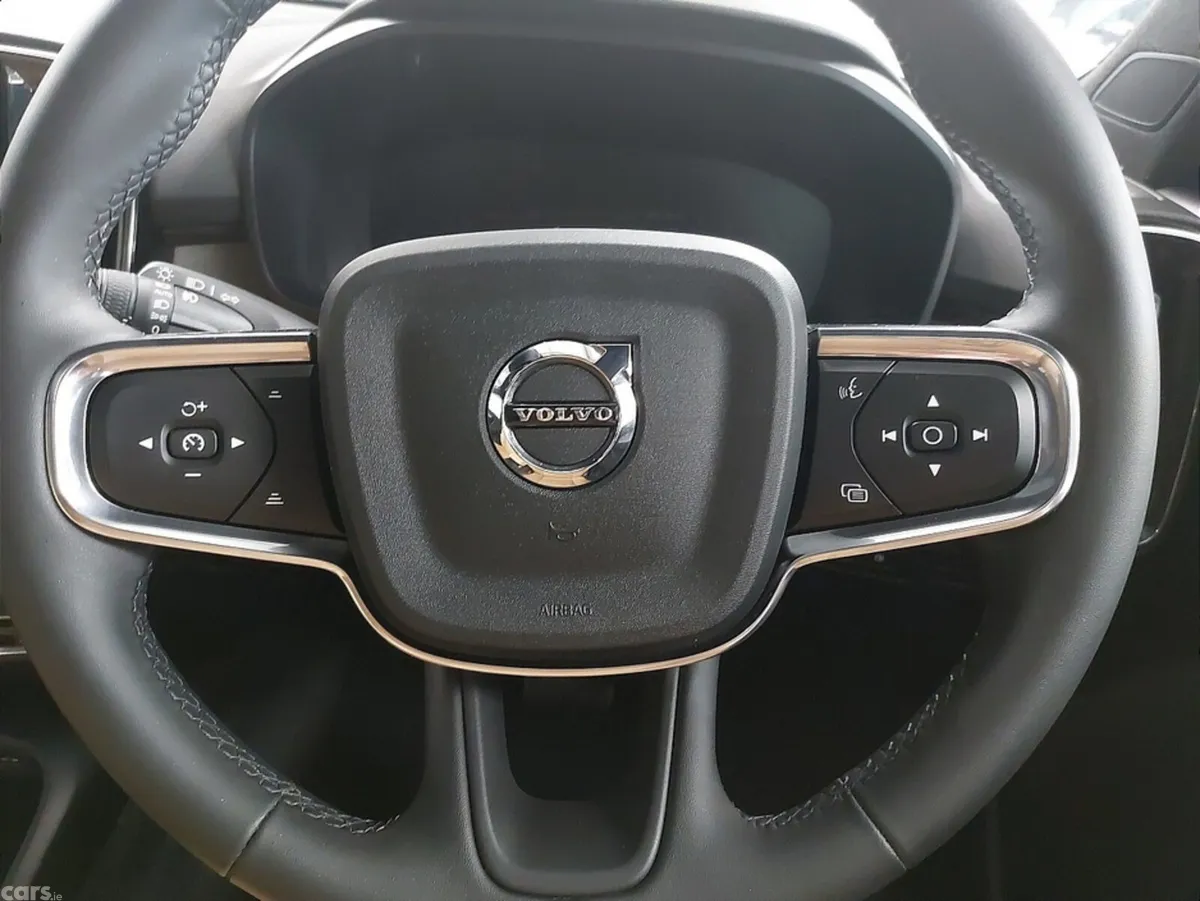 Volvo XC40 SUV, Petrol Plug-in Hybrid, 2022, Black