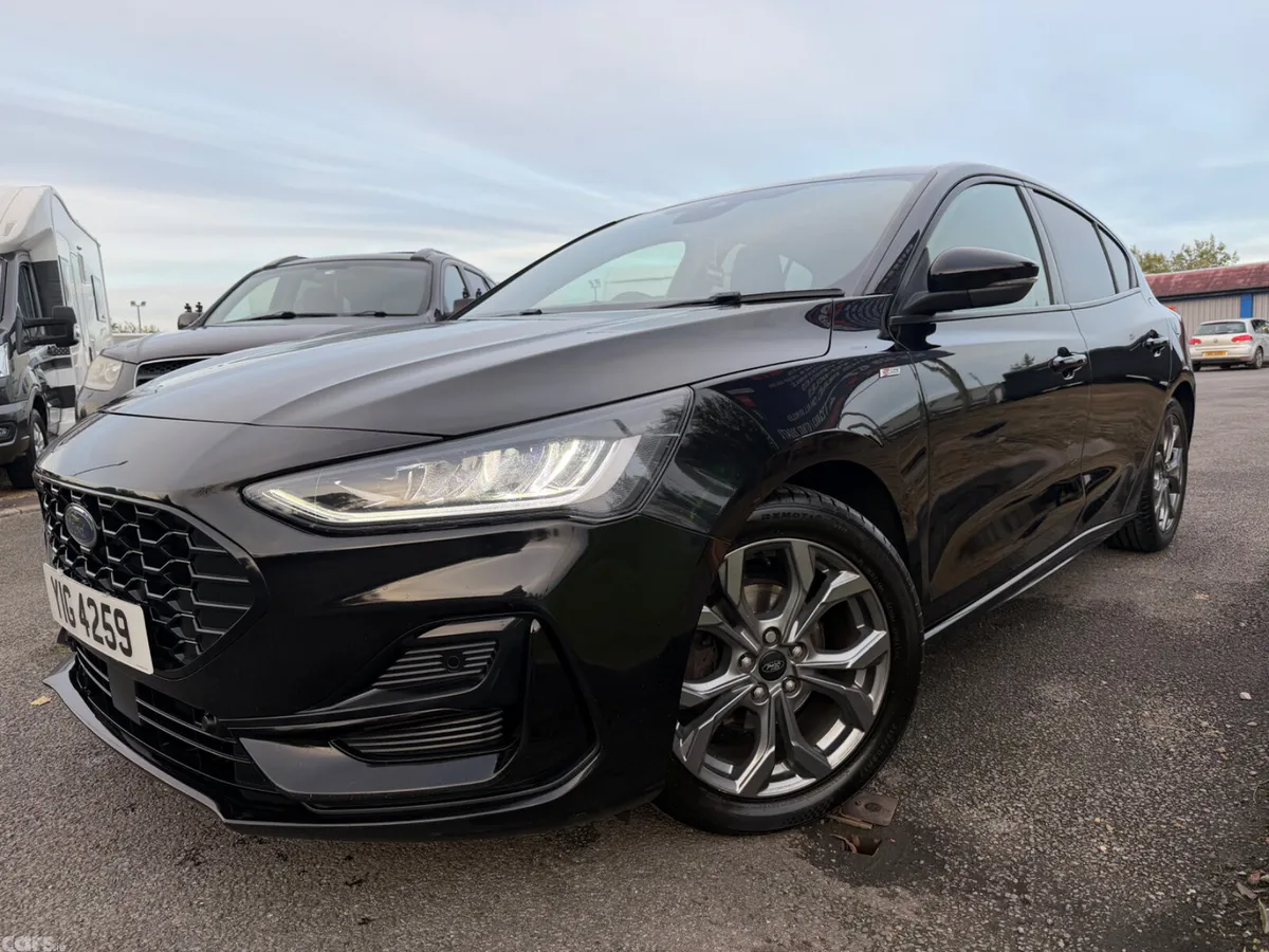 Ford Focus Hatchback, Petrol, 2023, Black