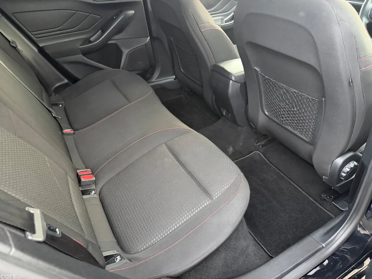 Ford Focus Hatchback, Petrol, 2023, Black