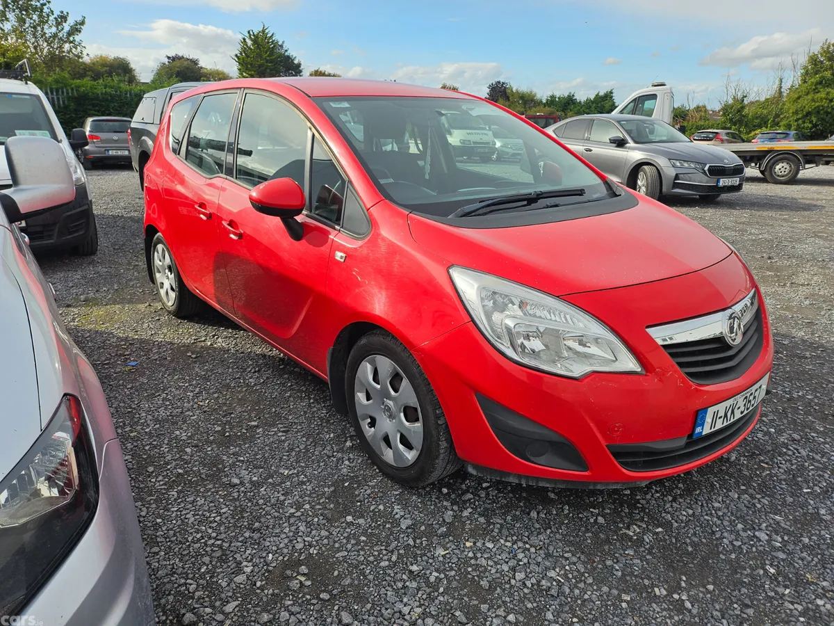 Vauxhall Meriva MPV, Diesel, 2011, Red