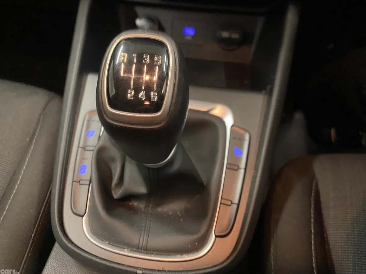 Hyundai KONA MPV, Petrol, 2022, Grey