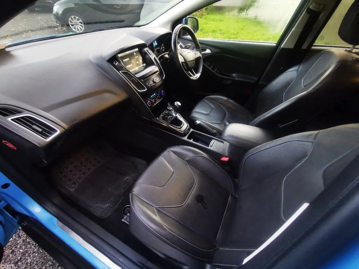 Ford Focus Hatchback, Petrol, 2016, Blue