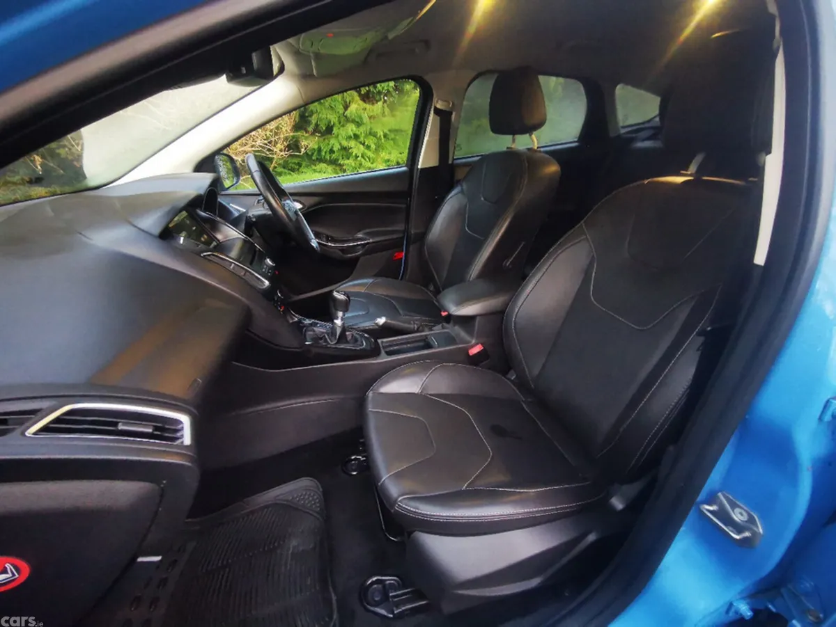 Ford Focus Hatchback, Petrol, 2016, Blue