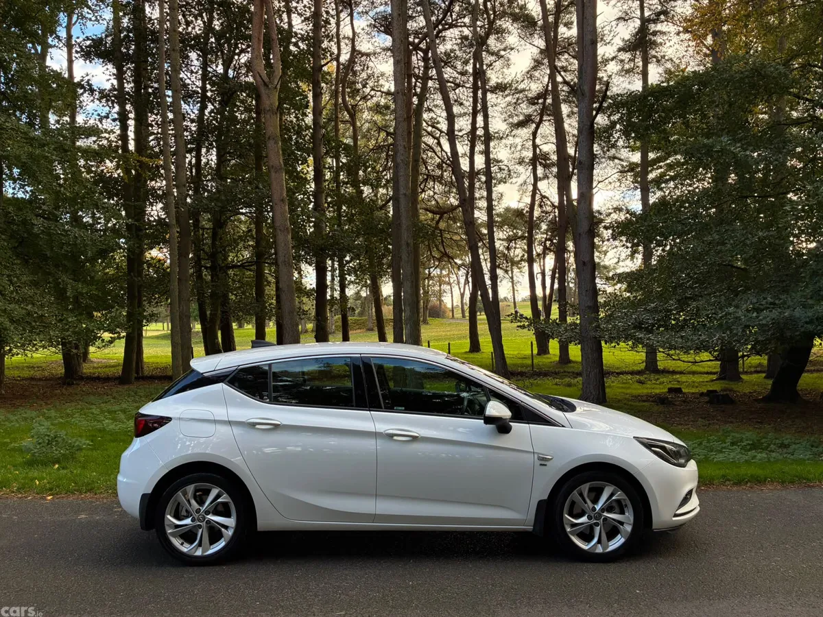 Opel Astra Hatchback, Diesel, 2016, White