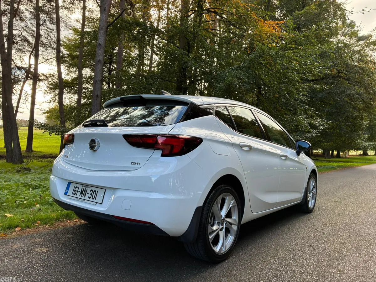 Opel Astra Hatchback, Diesel, 2016, White