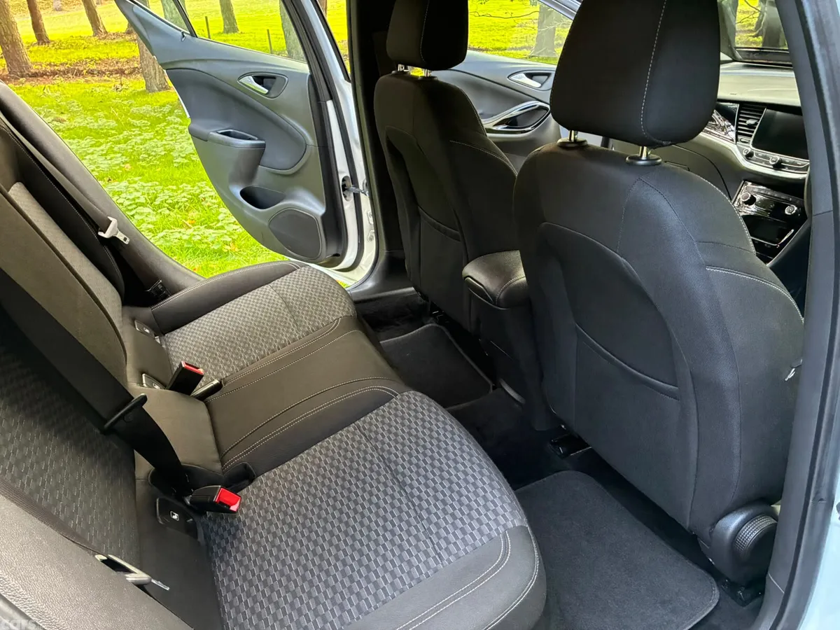 Opel Astra Hatchback, Diesel, 2016, White