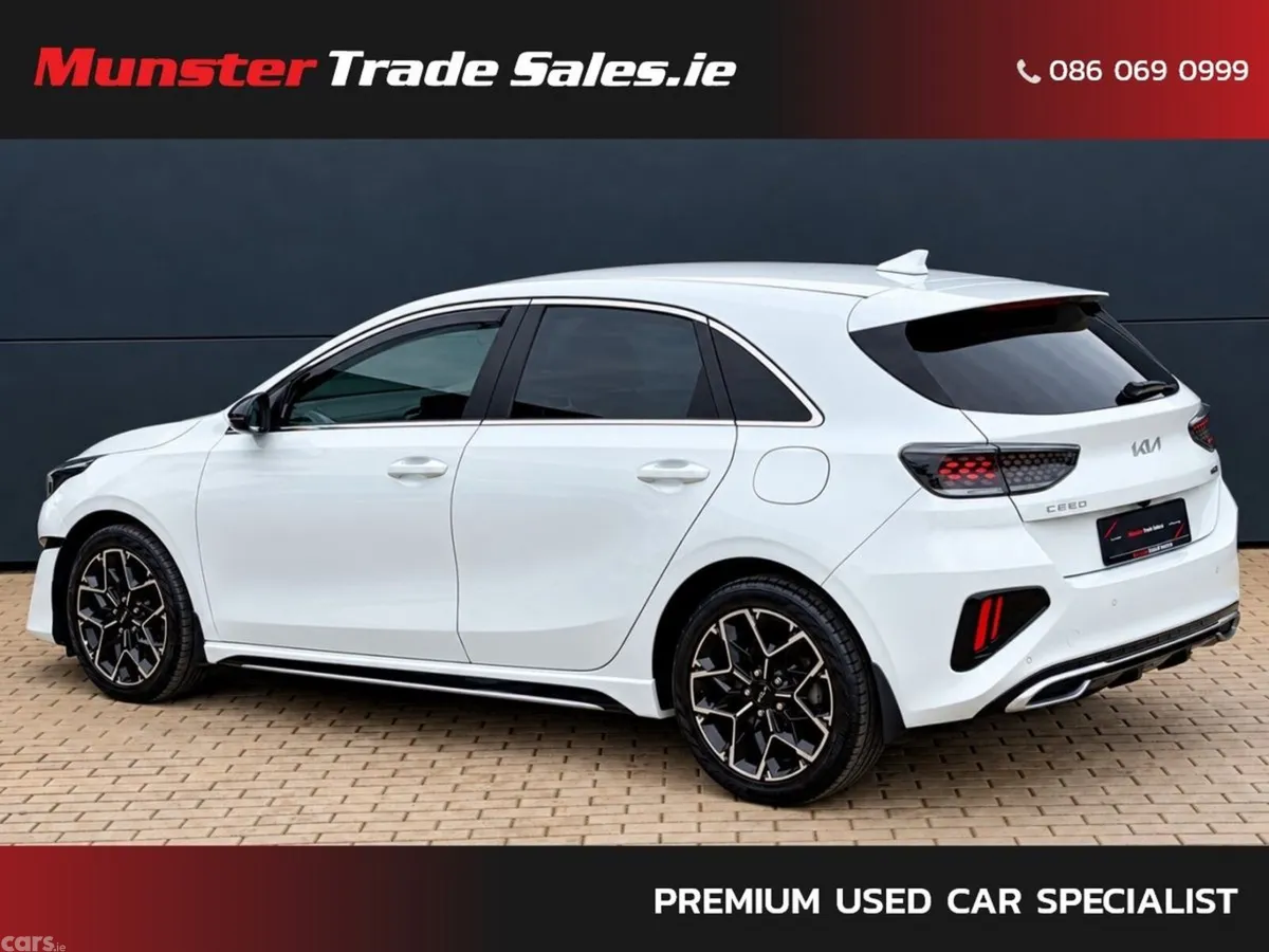 Kia Ceed Hatchback, Diesel Hybrid, 2023, White