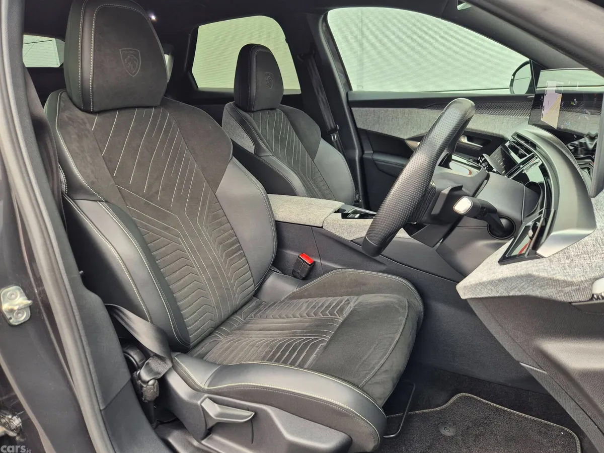Peugeot 3008 SUV, Electric, 2025, Grey