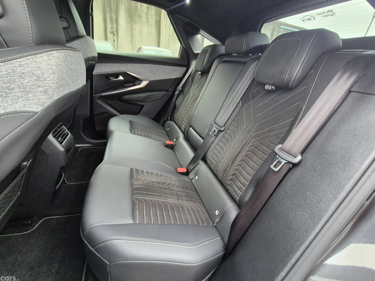 Peugeot 3008 SUV, Electric, 2025, Grey